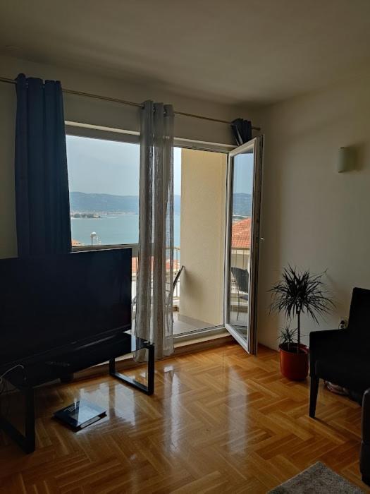 Deep Blue Apartment تروغير المظهر الخارجي الصورة